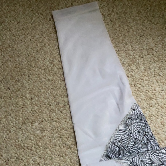 Patterned Leggings - Picture 2 of 5